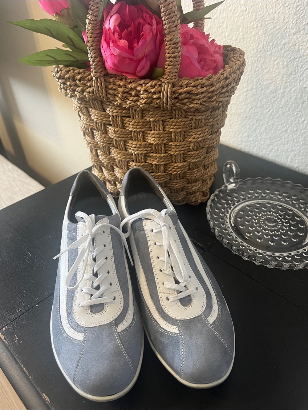 Durea Nicky Jean walking shoes in a blue and white colorway